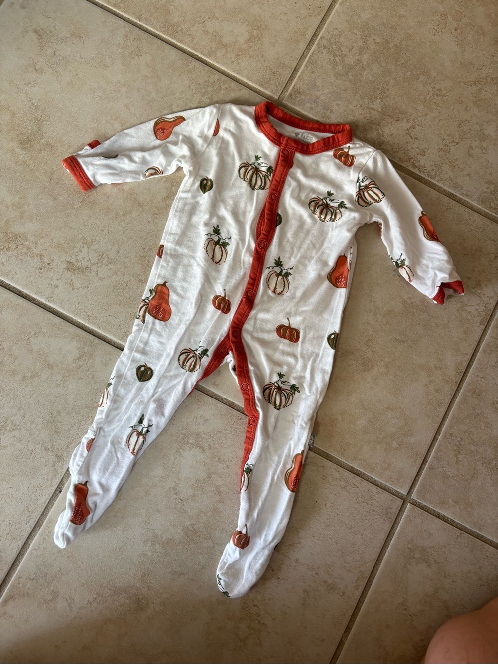 Kyte baby pumpkin print footie pajamas 0-3 months